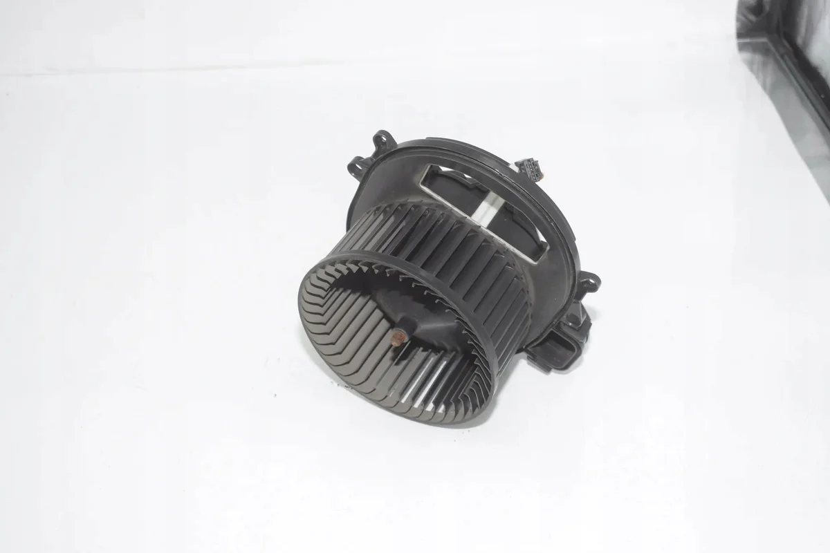 BMW F20 F21 F30 F31 Gebraucht Gebläse 9350395 image 4