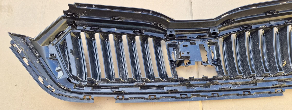 Grille Skoda Octavia IV 5E3 Gebruikt image 5
