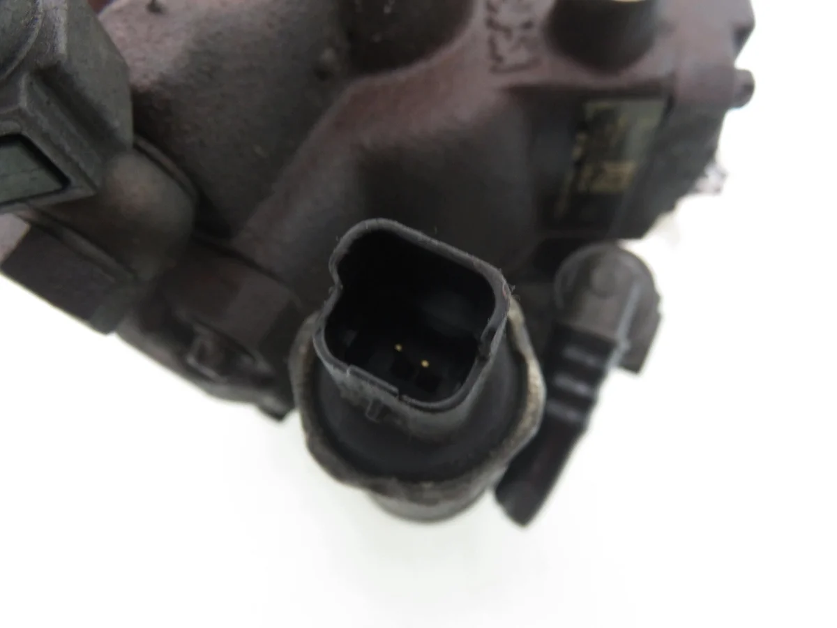 Polttoainepumppu Ford Fiesta Mk5 1.4 TDCi image 5