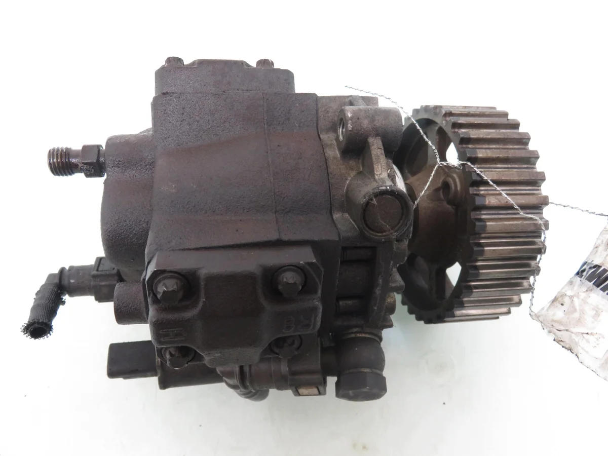 Polttoainepumppu Ford Fiesta Mk5 1.4 TDCi image 6
