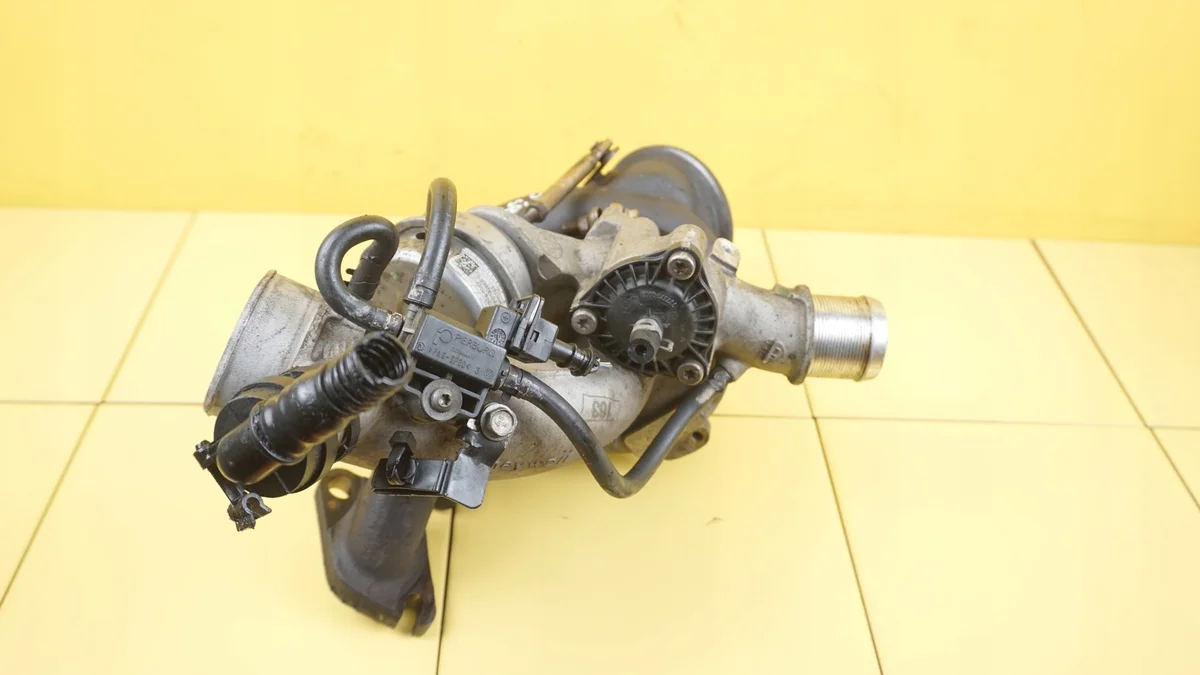 Opel Astra J Meriva 1.4 Turbo Turbolader image 3