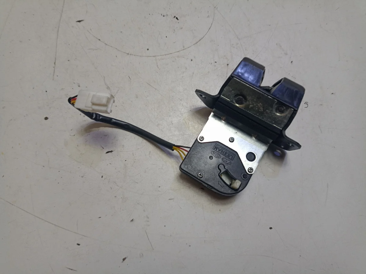 Serrure hayon KIA Rio 812301W210 image 4