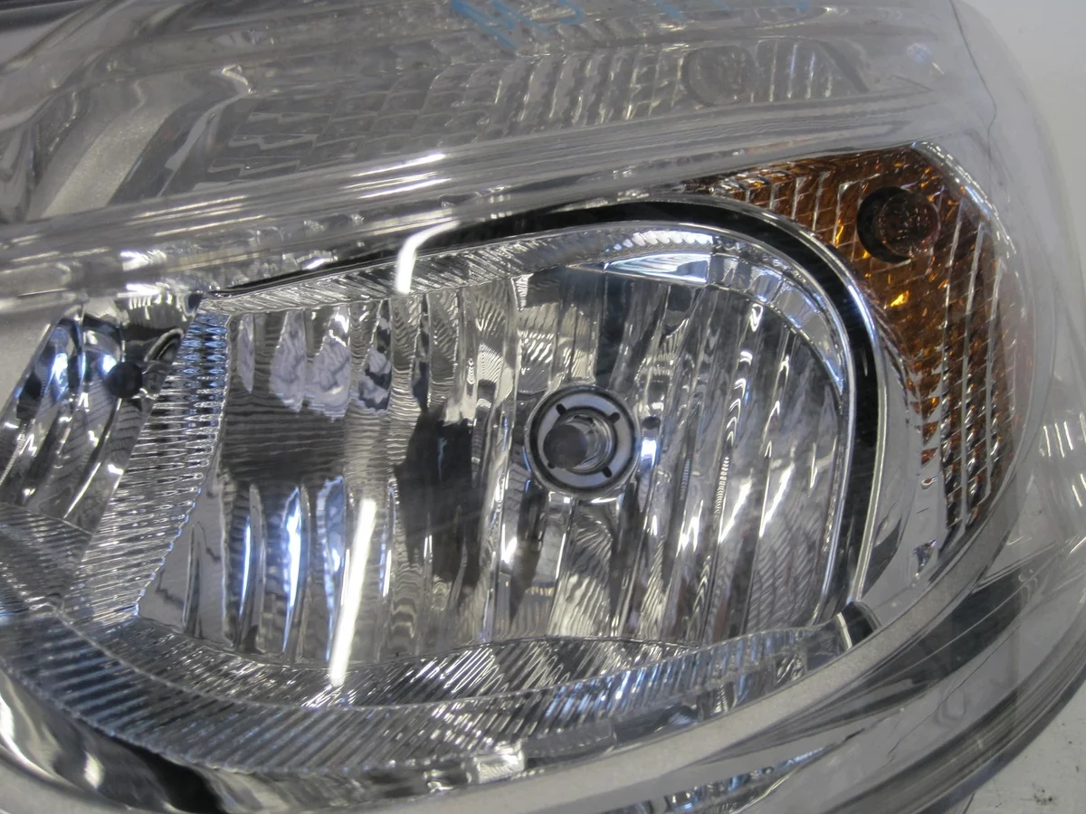 Scheinwerfer Links Peugeot 208 I 9802221980 UK image 4