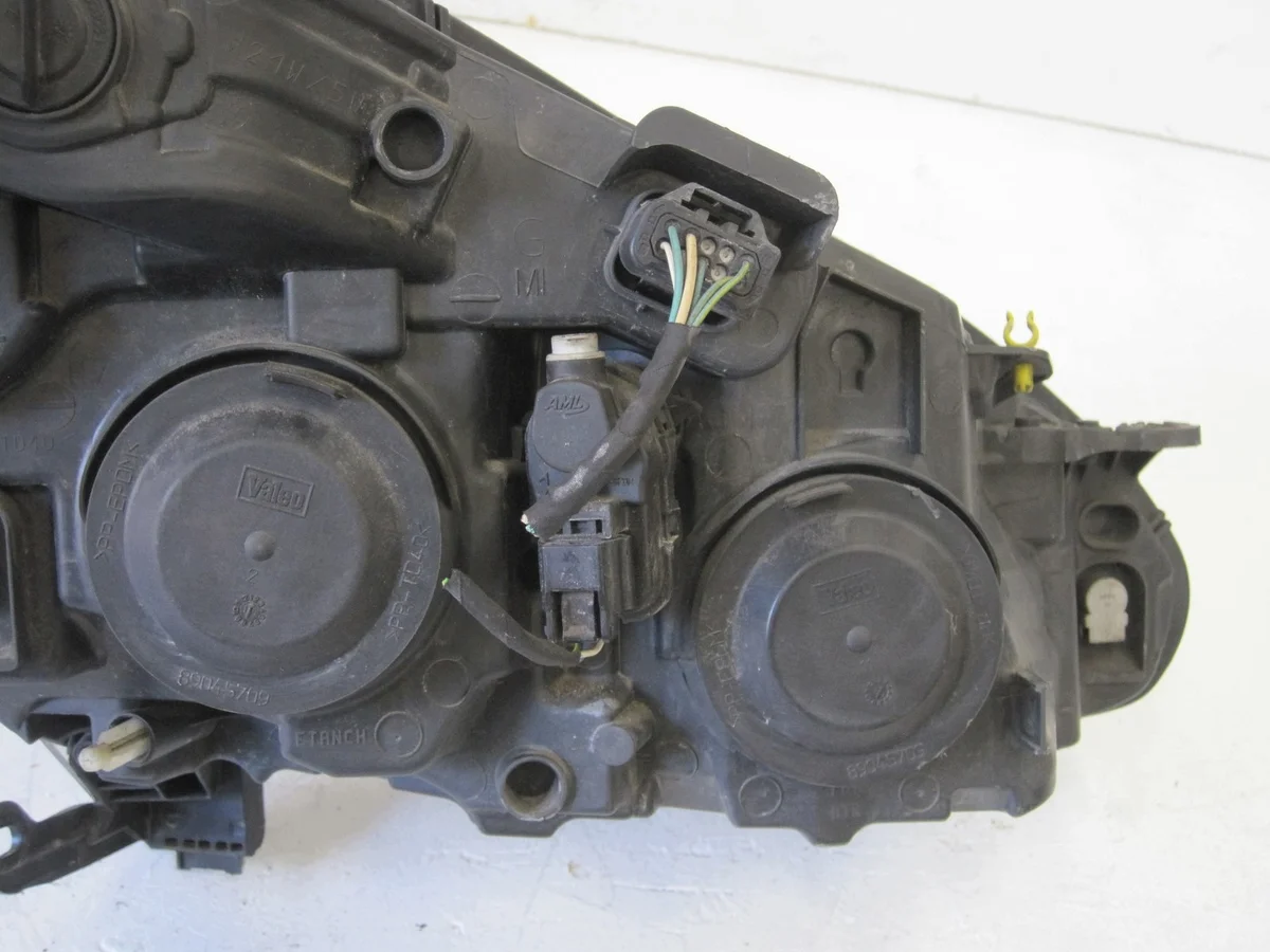 Scheinwerfer Links Peugeot 208 I 9802221980 UK image 7