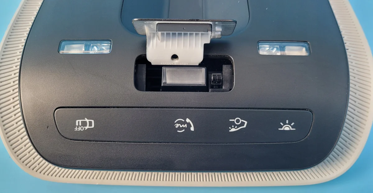 Luz Techo Mercedes W206 A0009000637 Usado image 6