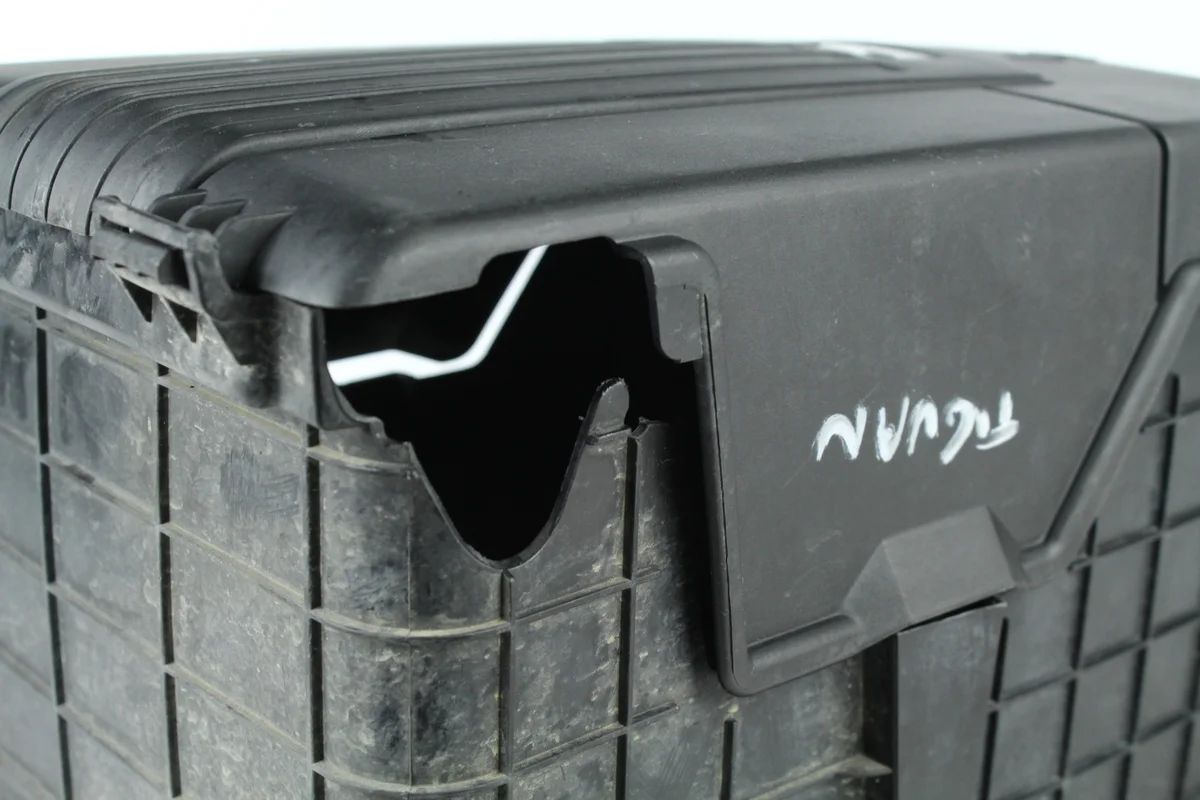 Base da Bateria VW Tiguan 5N 2.0 TDI Usada image 4