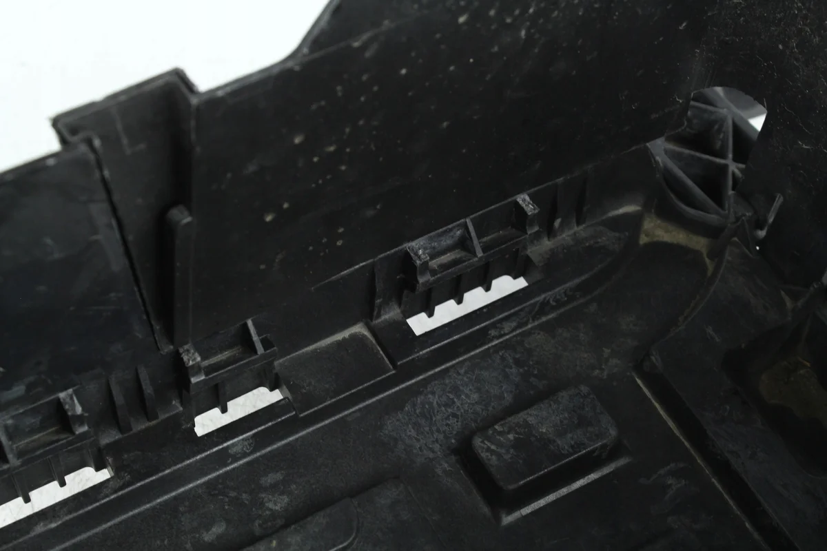 Base da Bateria VW Tiguan 5N 2.0 TDI Usada image 8