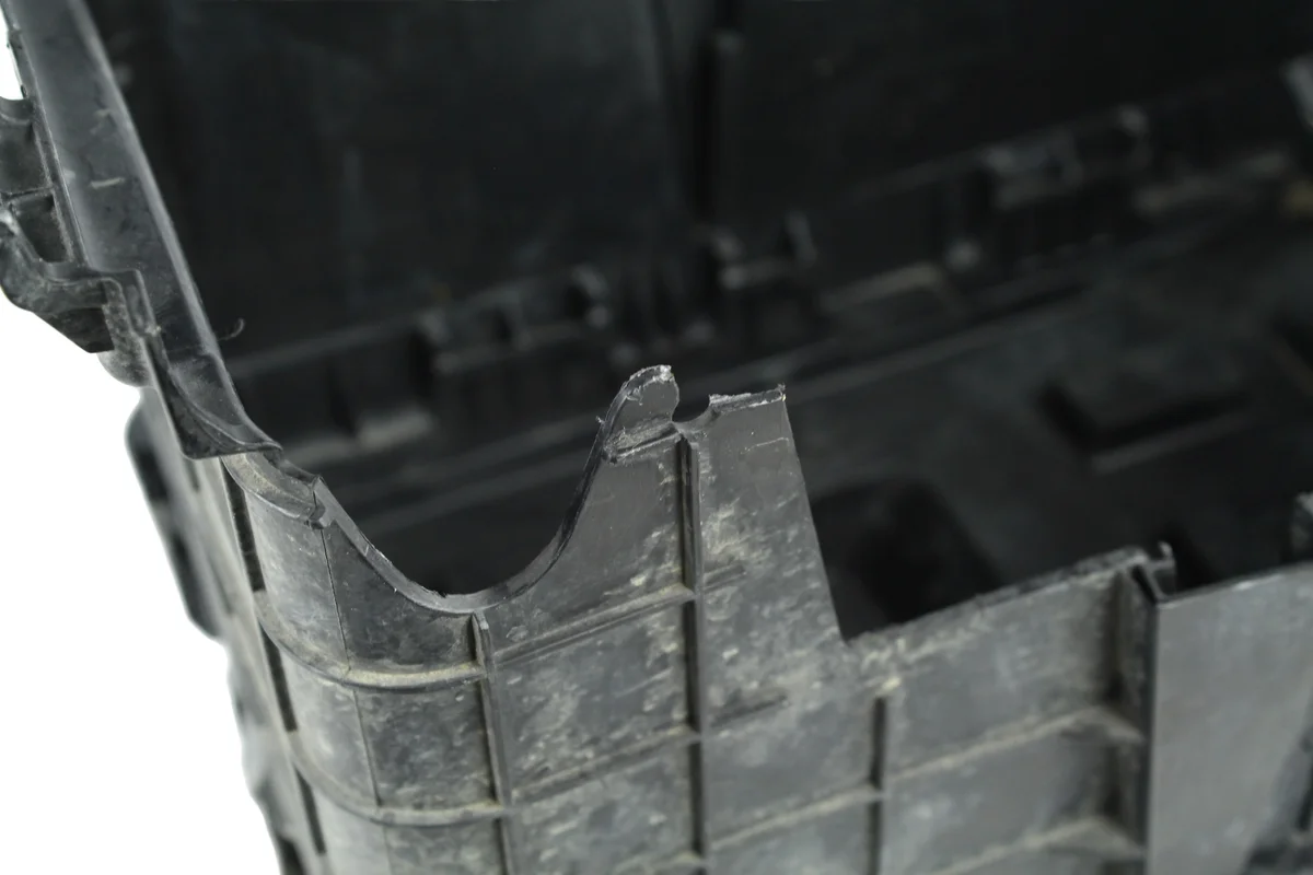 Base da Bateria VW Tiguan 5N 2.0 TDI Usada image 10