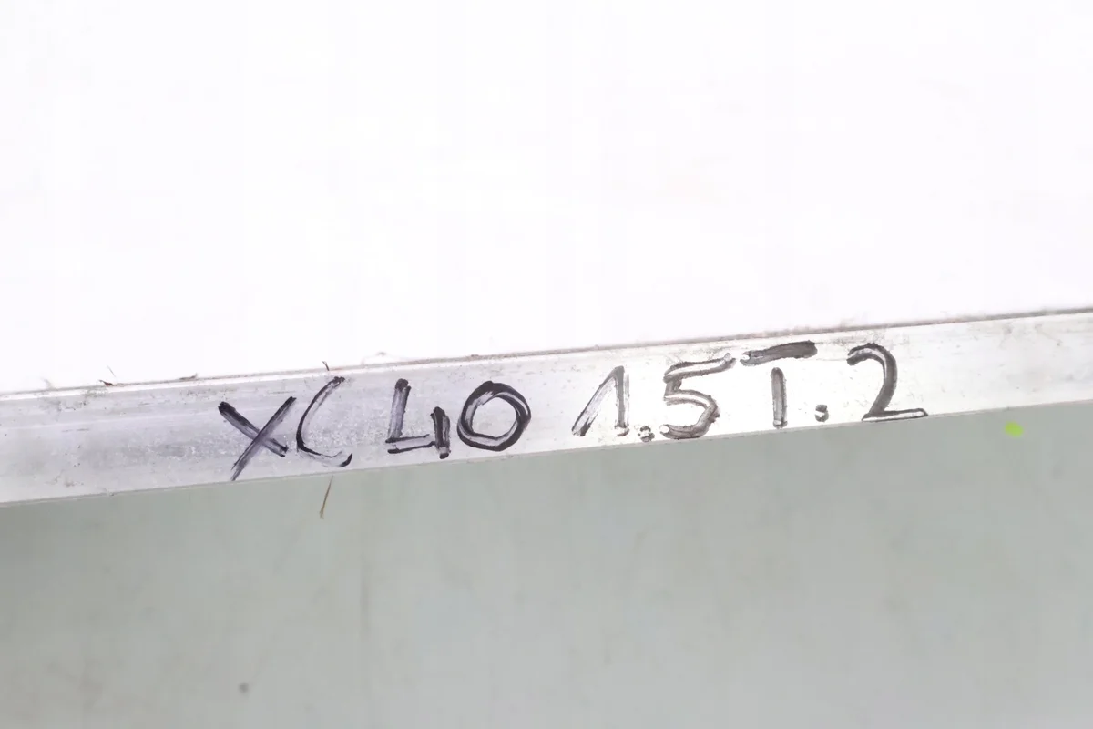 Volvo 31439781 Radiador AC Usado image 7