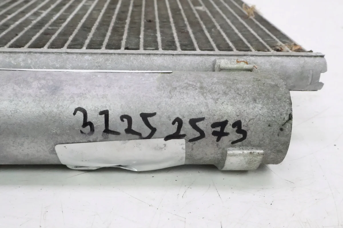 Volvo V60 II 2.0 T6 Airco Condensor image 6