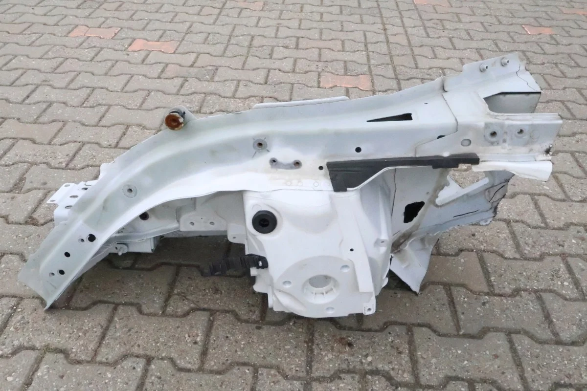 Volvo V90 II höger frambit image 4