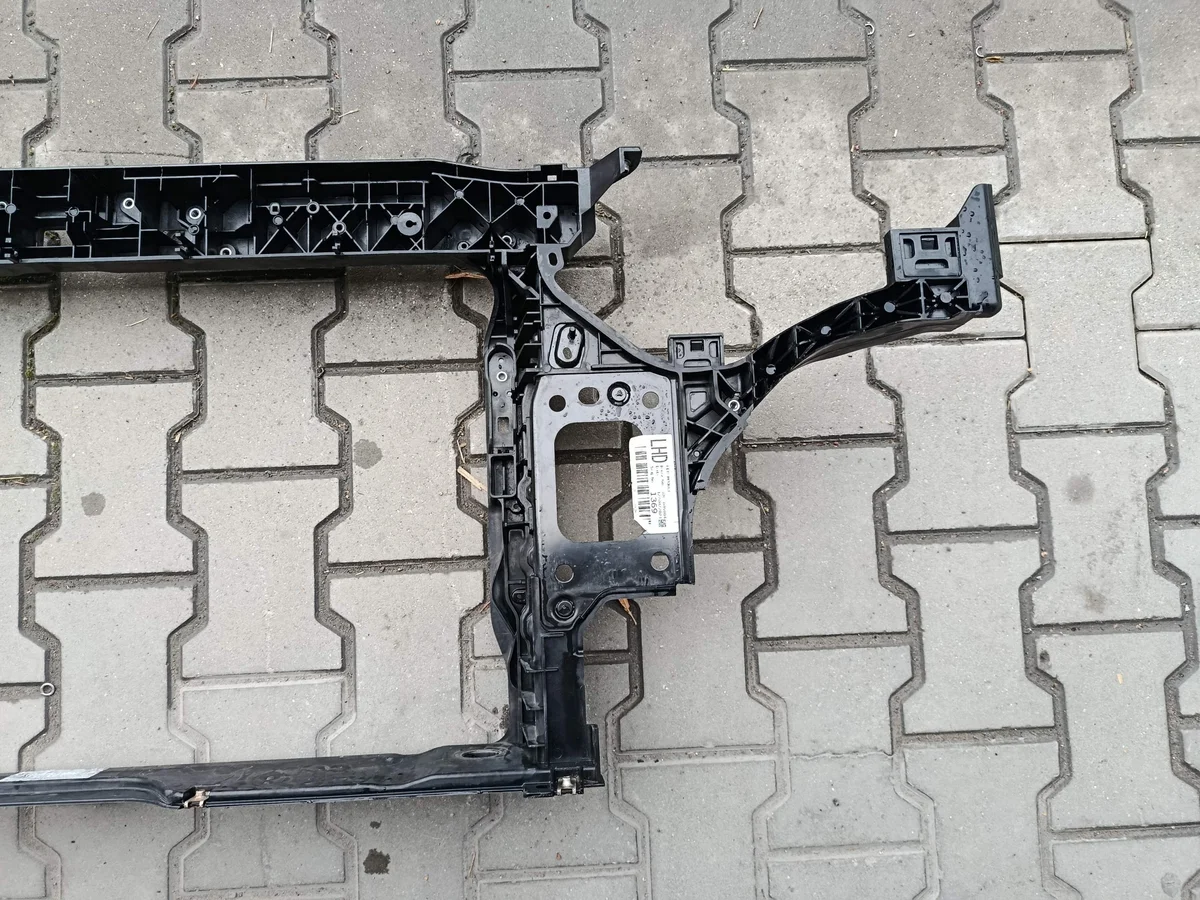 KIA XCEED PAS AVANT 64102-J7520 image 9