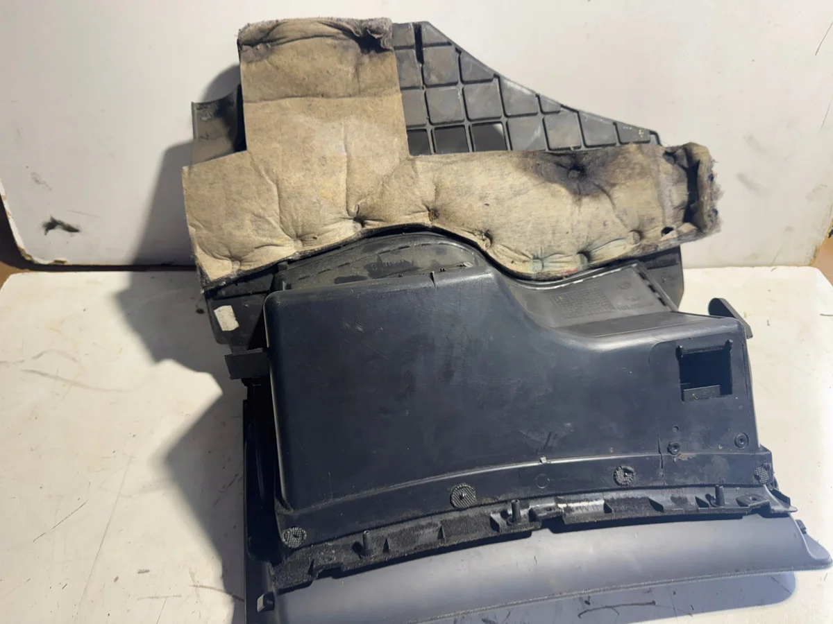 VW Passat B5 Handschuhfach Griff Klappe Gebraucht image 3