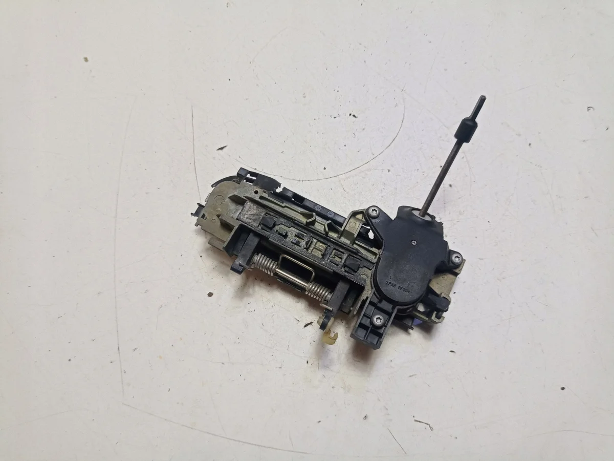 Außentürgriff vorne links Audi A4 S4 B6 image 4
