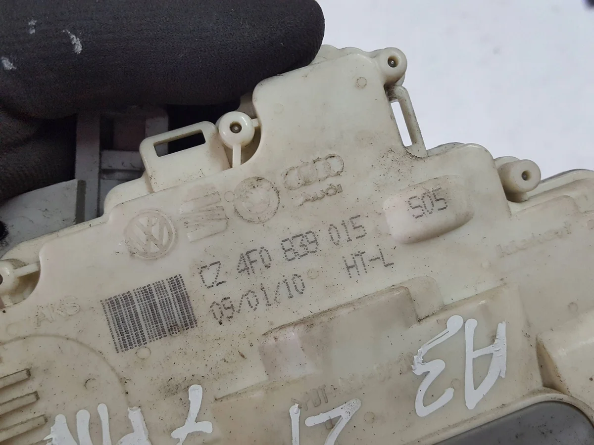 Audi A3 8P Serratura Porta Post Sinistra 7 Pin