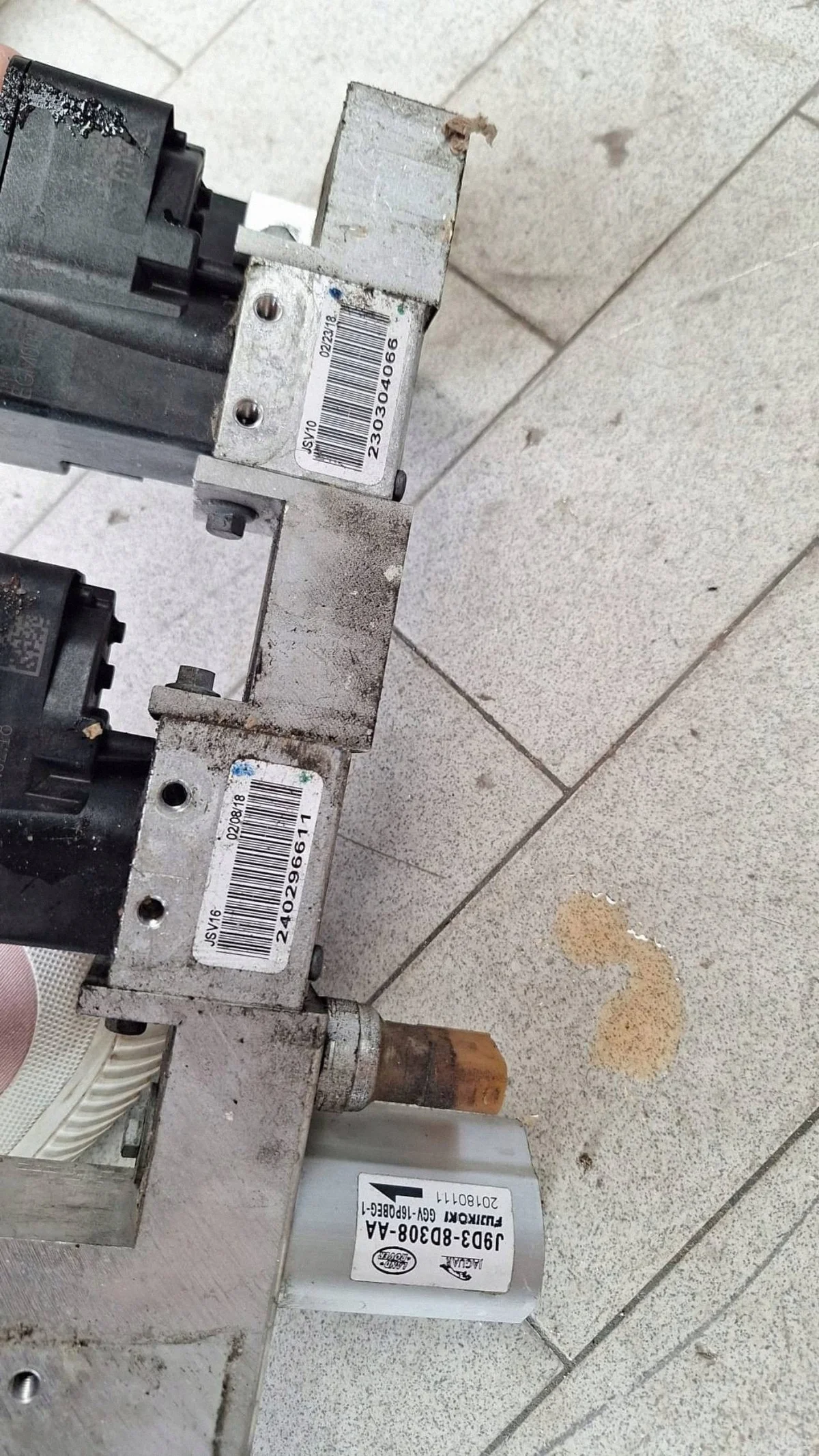 Jaguar I-Pace Expansion Valve J9D38D308AA image 4