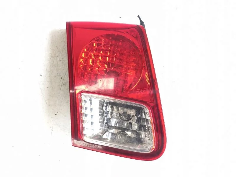 Luz trasera izquierda Honda Civic VII Sedán