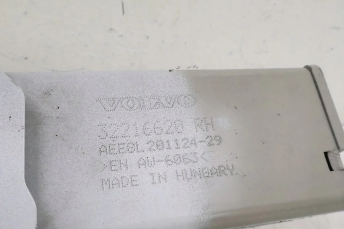VOLVO V60 II ZGNIOT PRAWA 32216620 image 6
