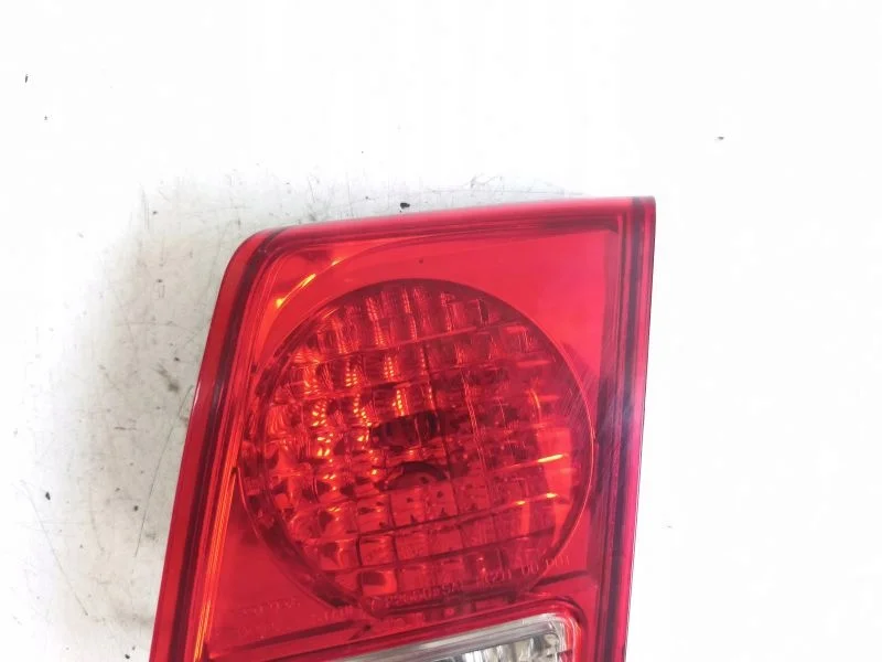 Feu arrière droit Honda Civic VII Sedan image 3
