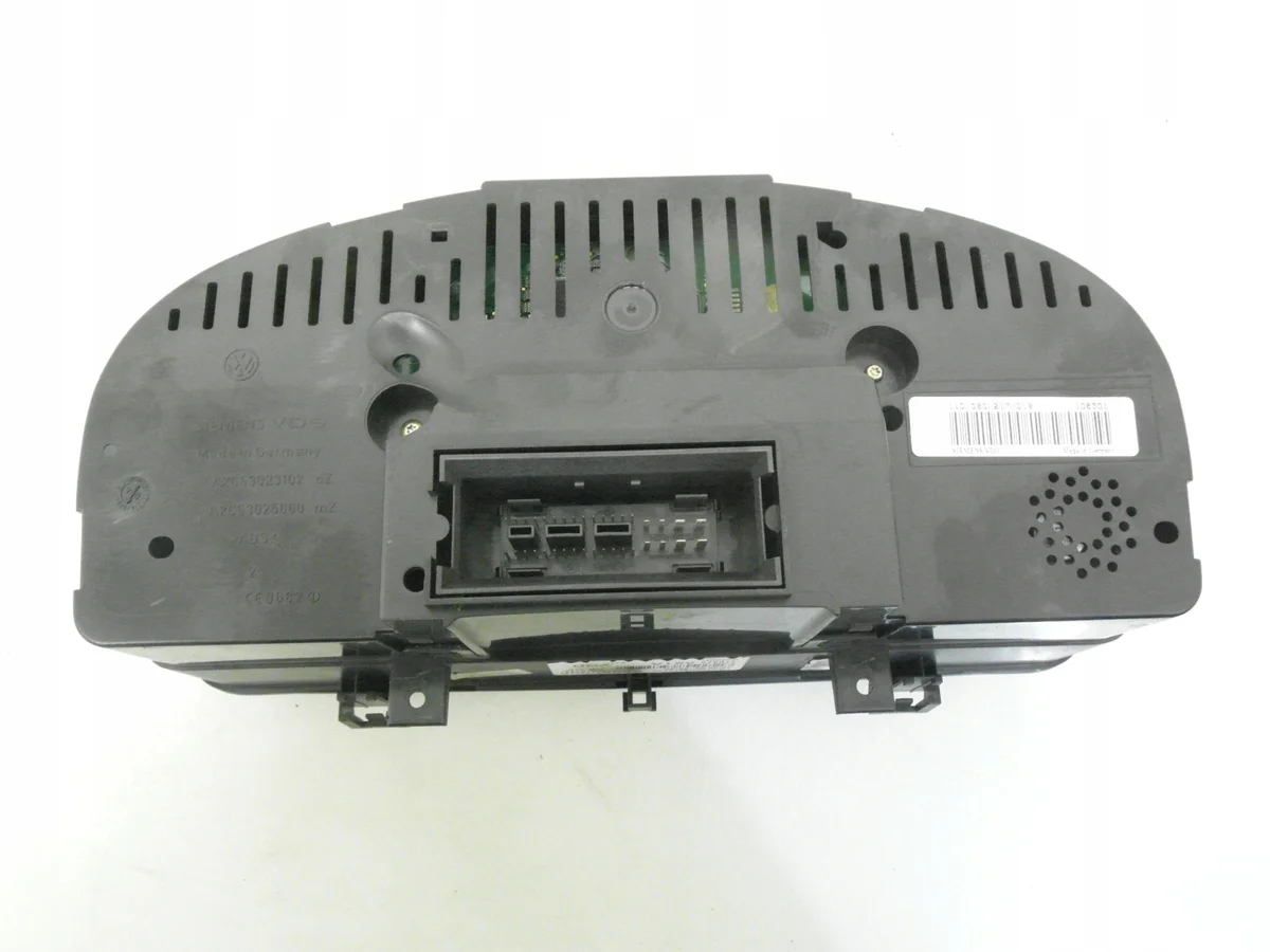 Instrumentbräda VW Golf V 2.0 TDI image 4