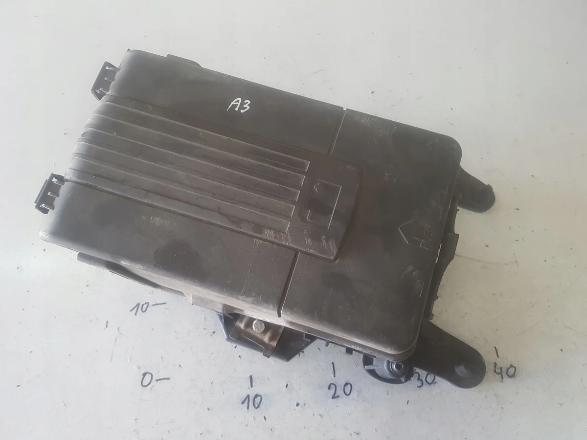 Audi A3 8P 03-12 Caixa de Bateria OE 18958649070