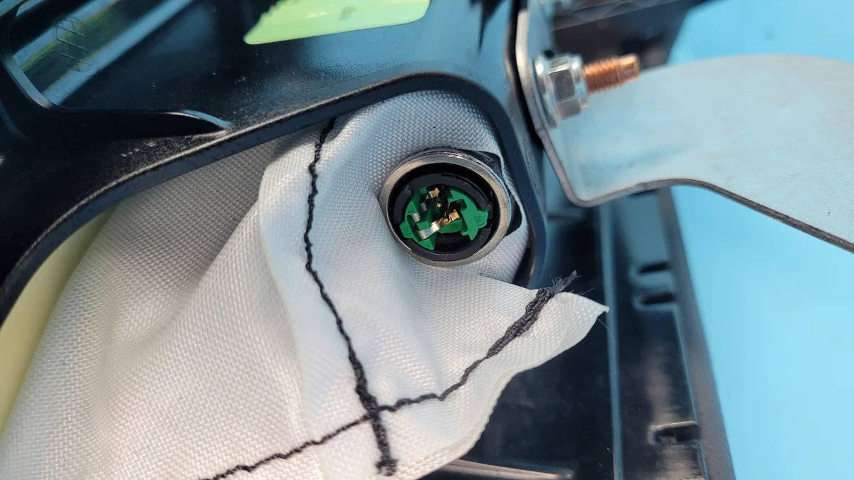 BMW X6 G06 Seitenverkleidung rechts Airbag thumbnail 10
