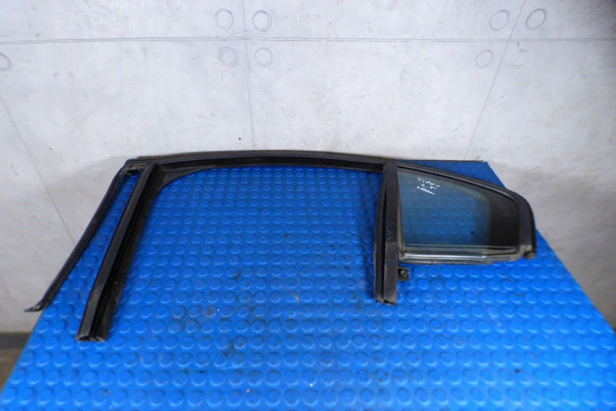 Joint de vitre porte avant gauche Fiat Tipo II