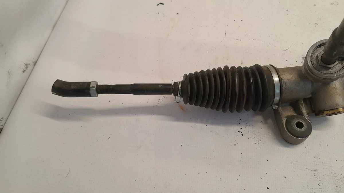 Toyota Corolla E12 1.4 D4D Steering Rack image 3