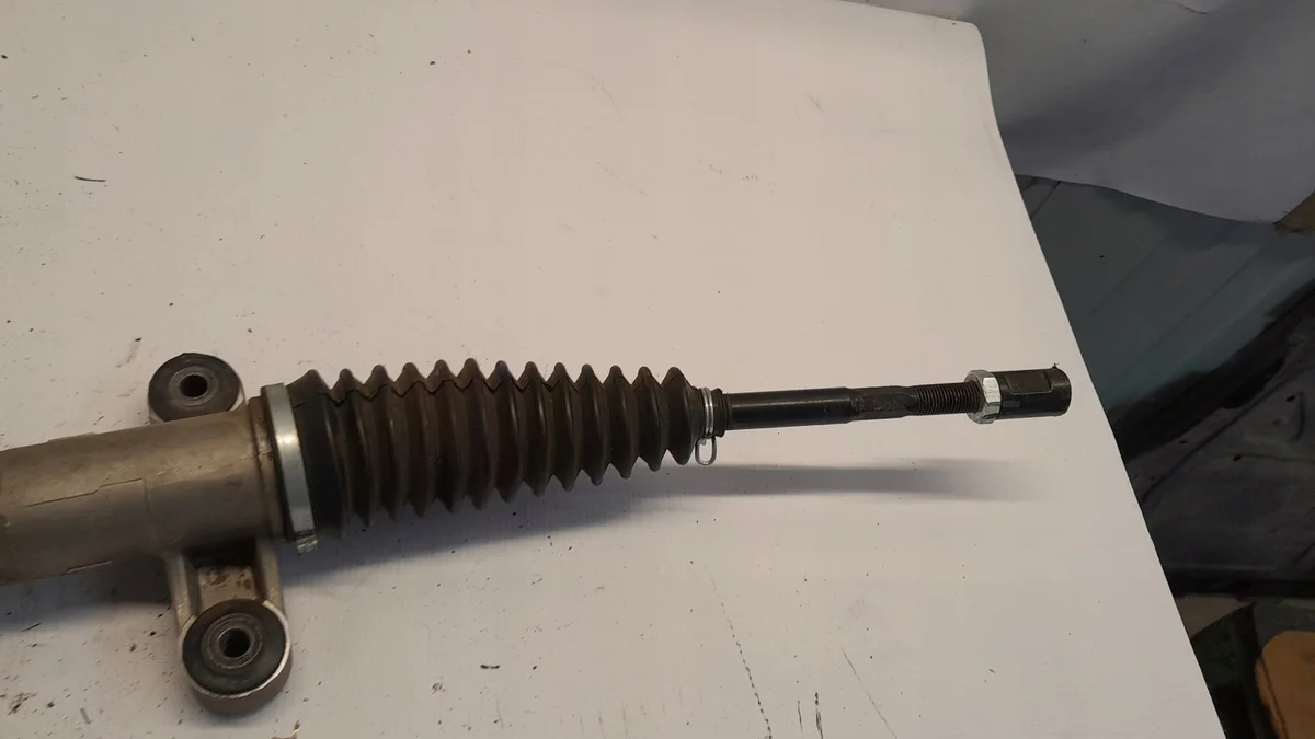 Toyota Corolla E12 1.4 D4D Steering Rack image 4