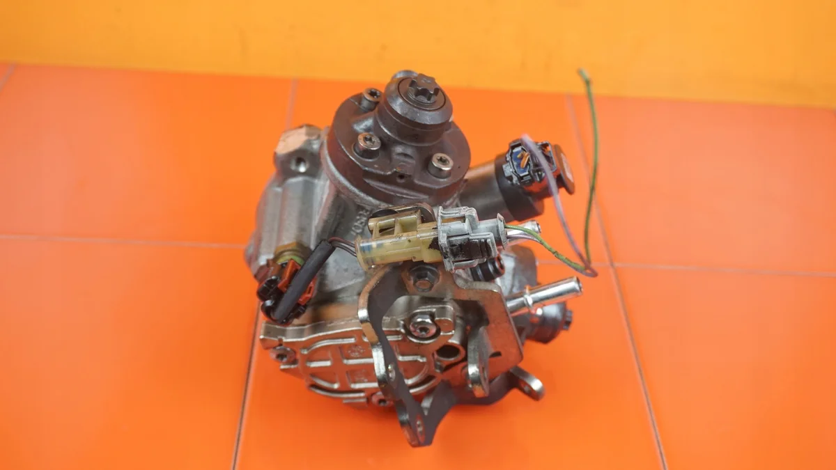 Einspritzpumpe Land Rover 3.0 TD V6 256KM image 3