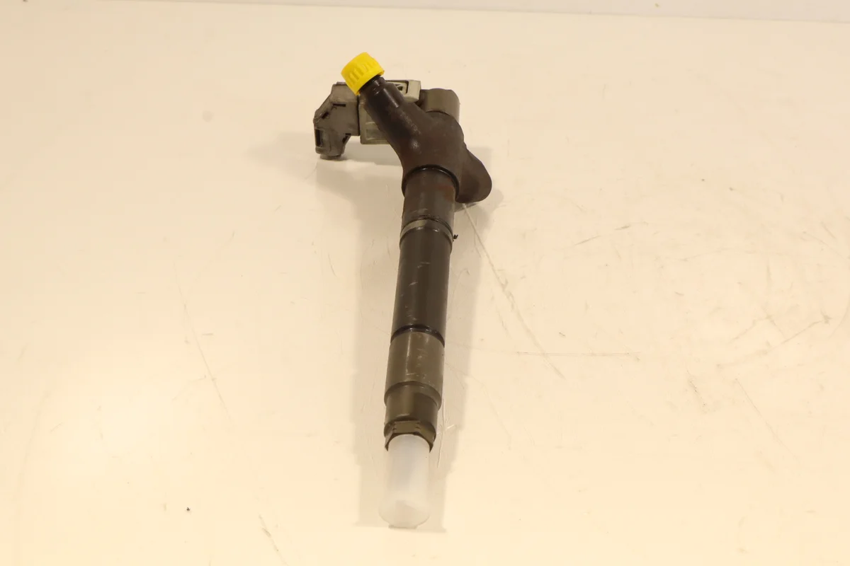 Inyector Toyota Avensis T270 236700r100 Usado image 5
