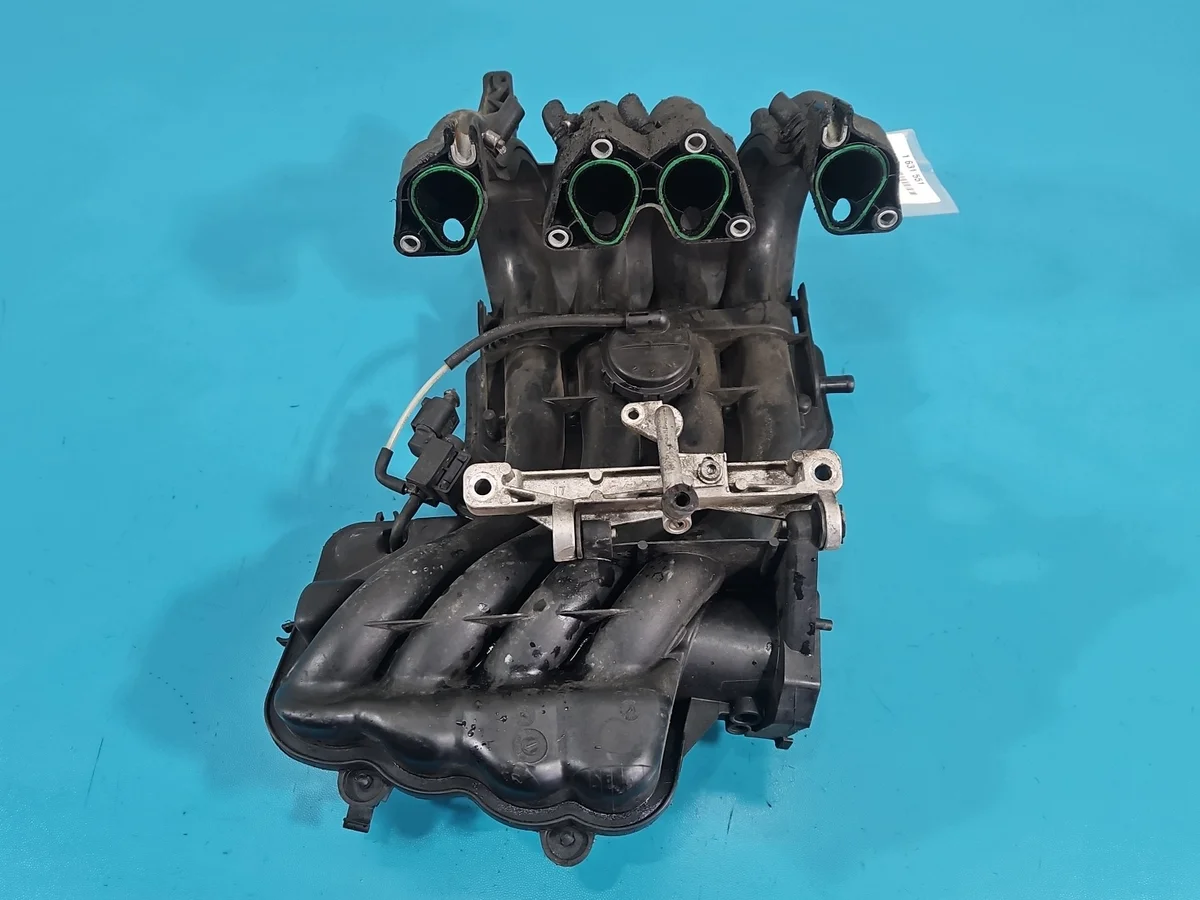 Skoda Octavia II 1.6 8V 102KM Intake Manifold