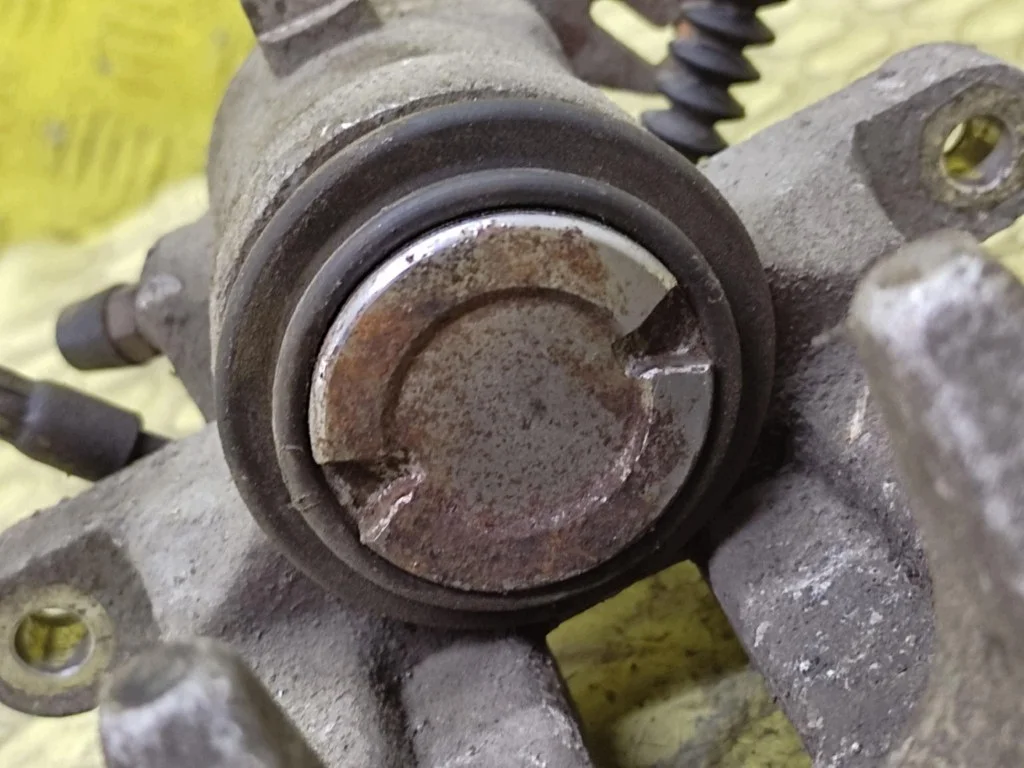 VW Golf IV Bremssattel Rechts Hinten Gebraucht image 5