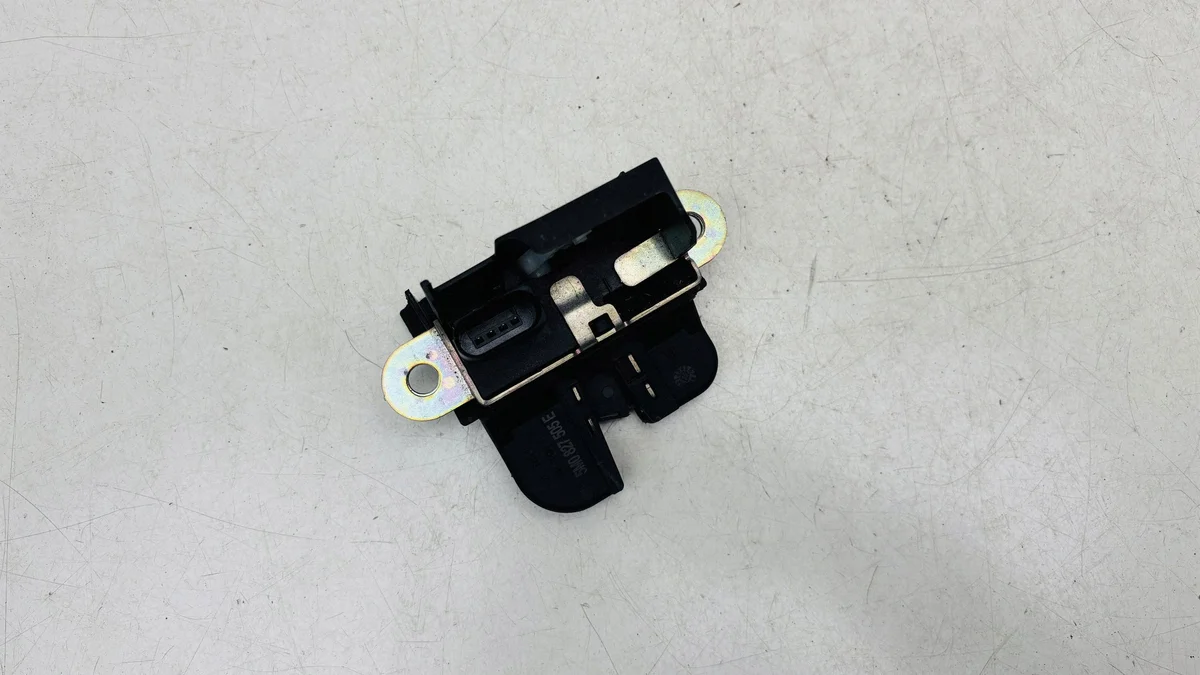 Serrure hayon VW Tiguan 5M0827505E image 3