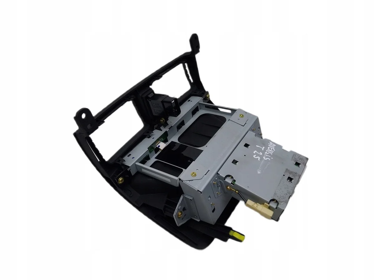Toyota Avensis T25 Display Radio Monitor 86110-05020 image 3