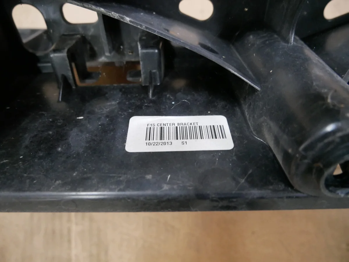 BMW F15 F85 Soporte Central Parachoques Trasero image 3