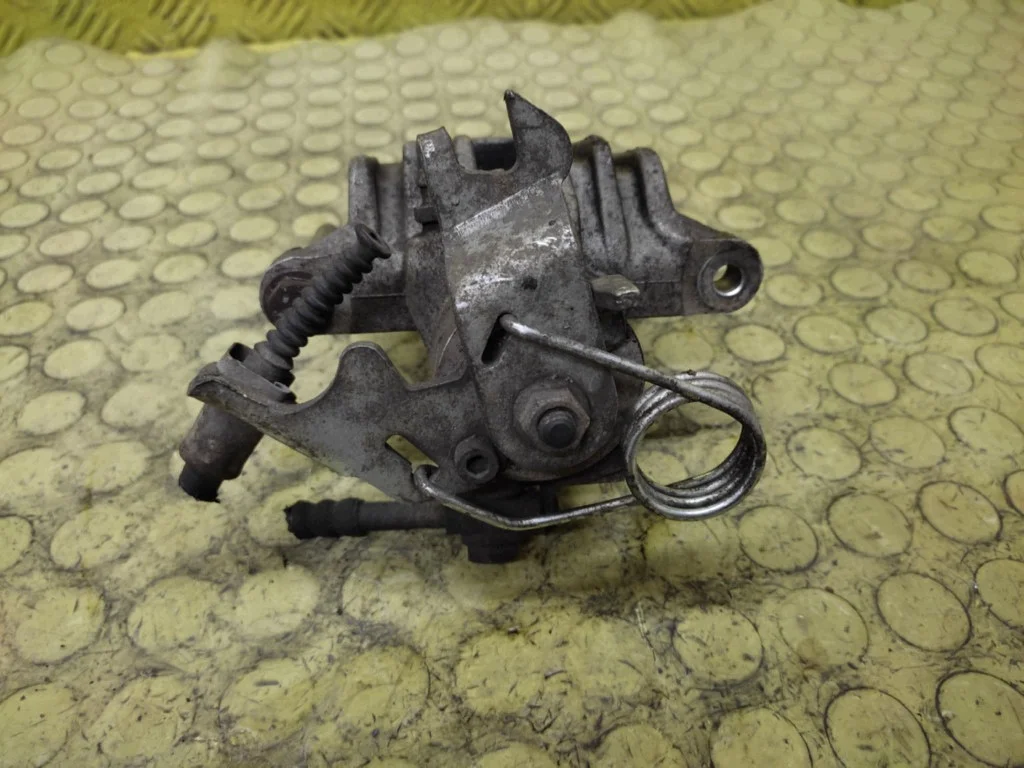 Audi A6 C5 2.5 TDI Bremssattel Rechts Hinten image 3