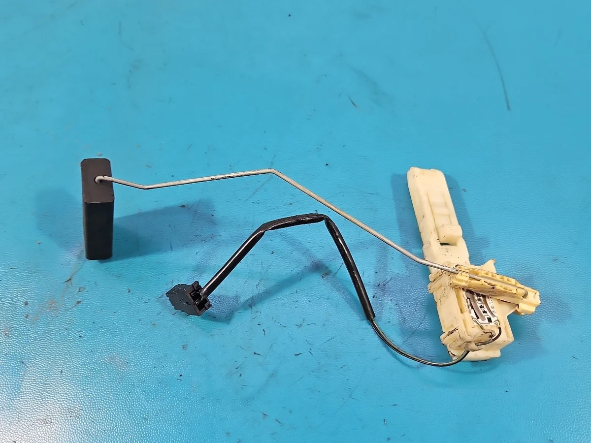 Kraftstoffpumpe Audi A4 B5 1.8 T 8D0201319 image 10
