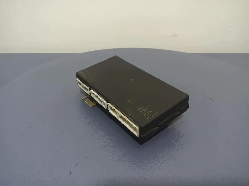 Volvo V40 96-00 Module Confort 30859699 image 4