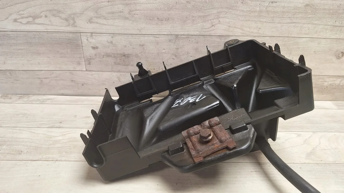 Skoda Fabia Mk1 Batteriehalterung 6Q0915331