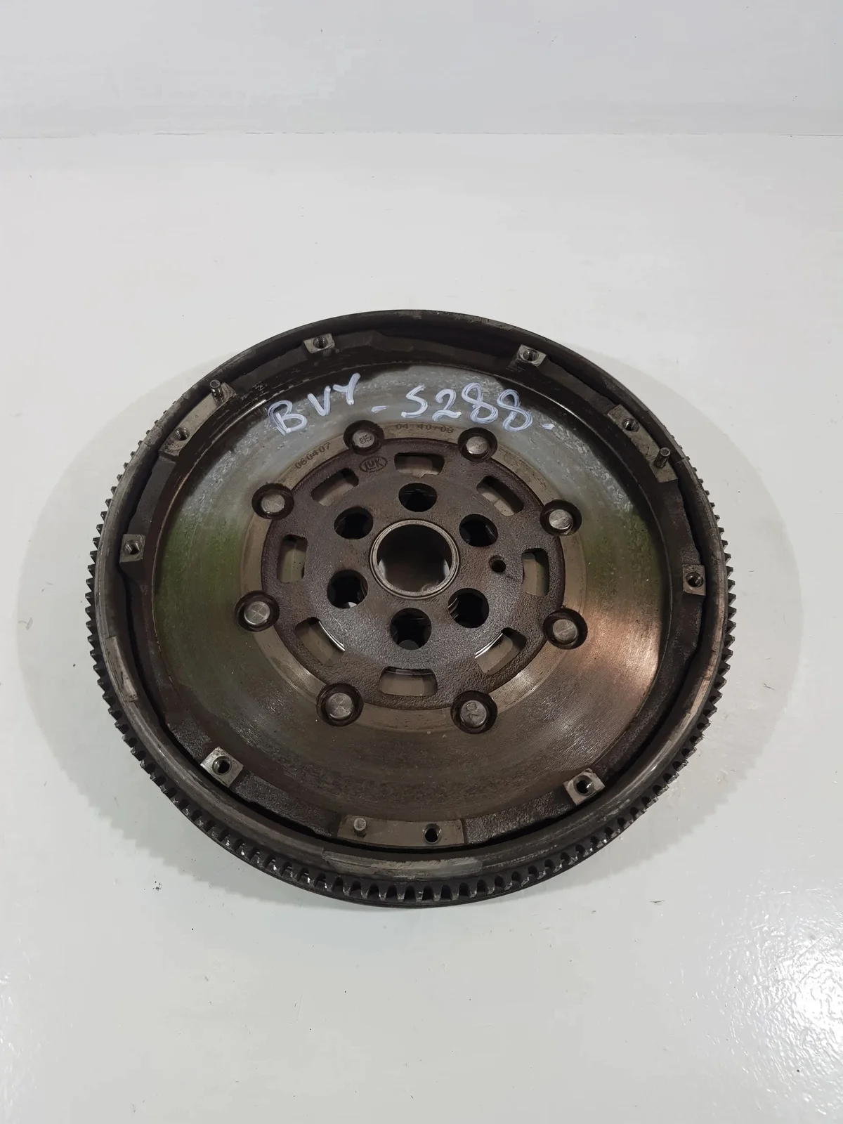 Volant moteur 06F105264D VW Touran Golf V