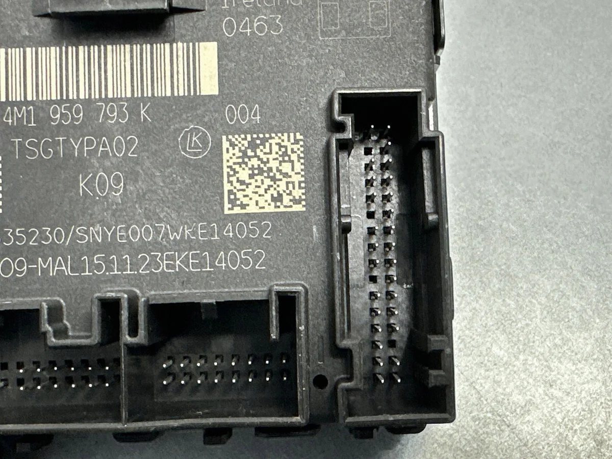 Module Deur VW Touareg III 4M1959793K Links image 7