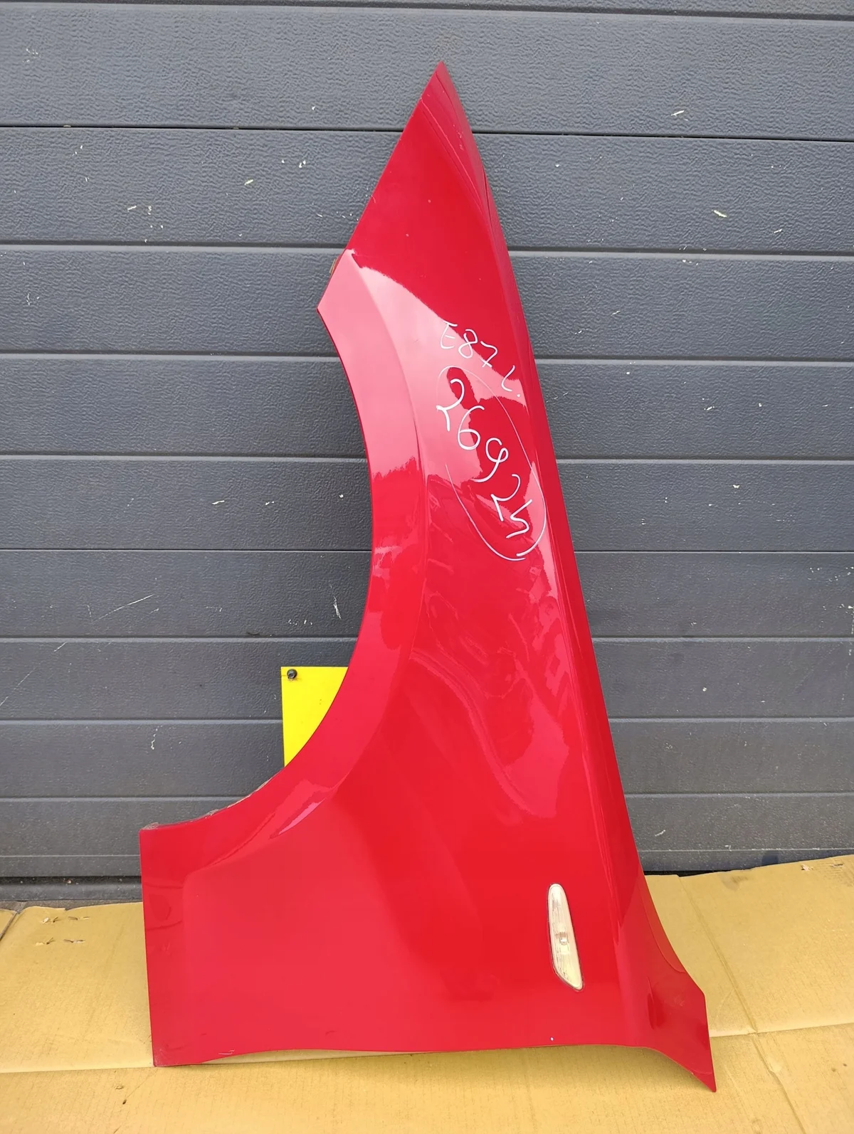 BMW 1 E87 voorspatbord links gebruikt