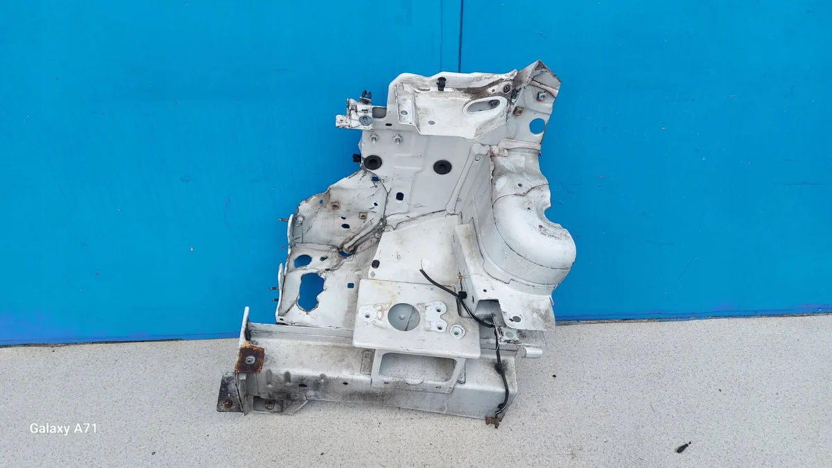 Longherone anteriore destro Opel Vivaro B