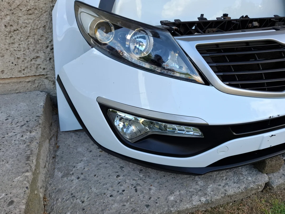 Parachoques Kia Sportage III 3 Usado image 3