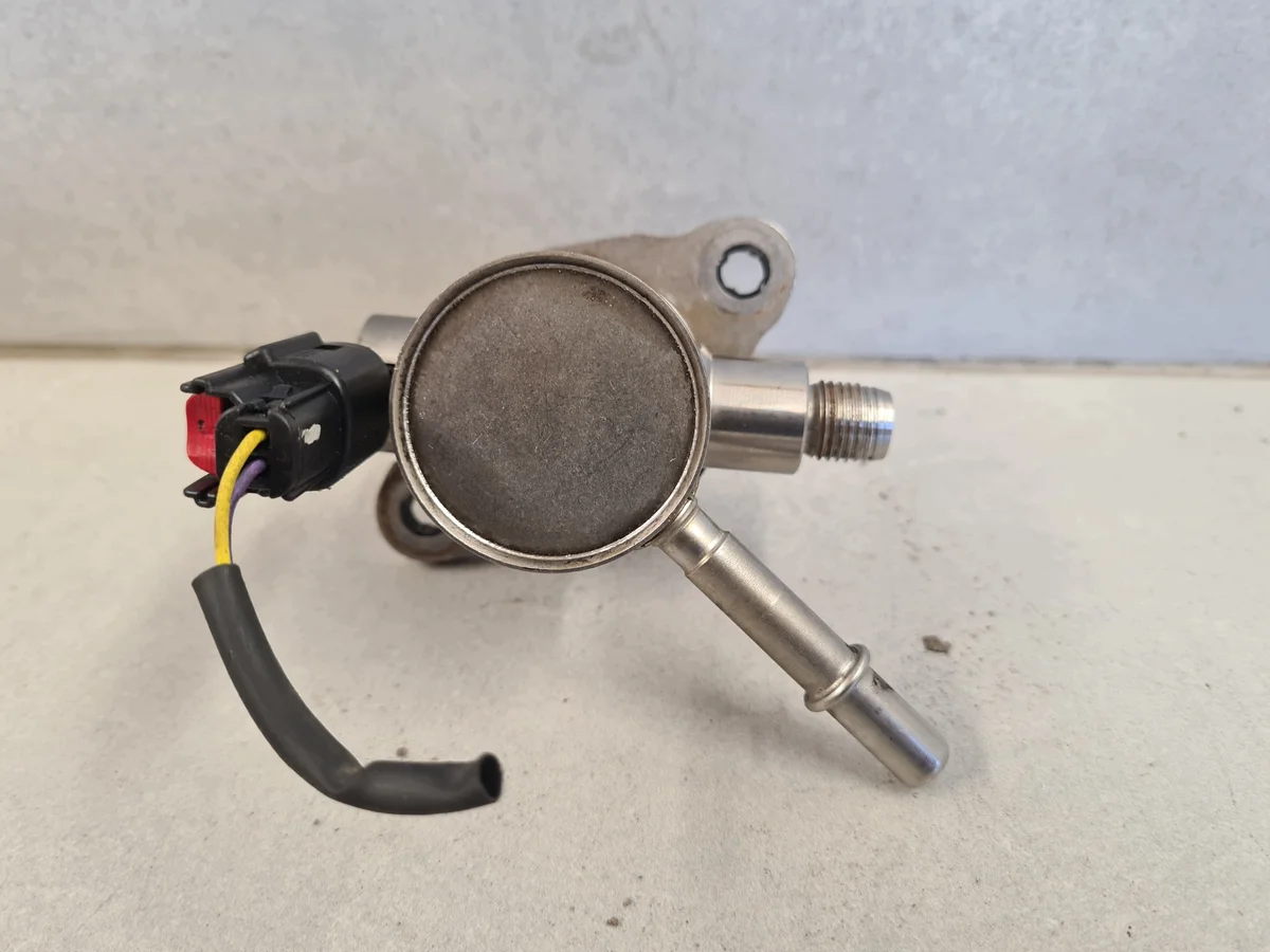 Kraftstoffpumpe Opel Astra V K 1.4 Turbo image 4