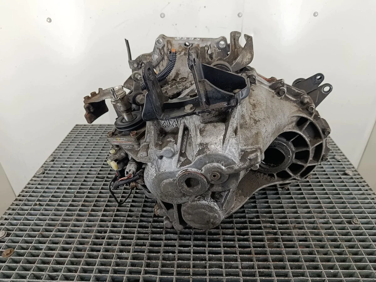 Getriebe Toyota Avensis II T25 2.0 D-4D EA61 image 4