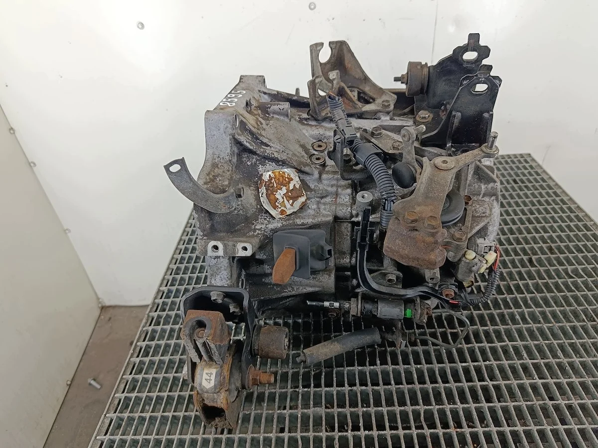 Getriebe Toyota Avensis II T25 2.0 D-4D EA61 image 5