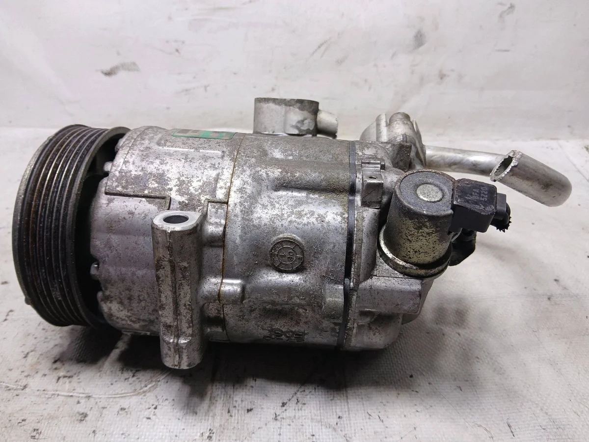 Compressor Ar Condicionado VW Polo IV 9N Usado image 3