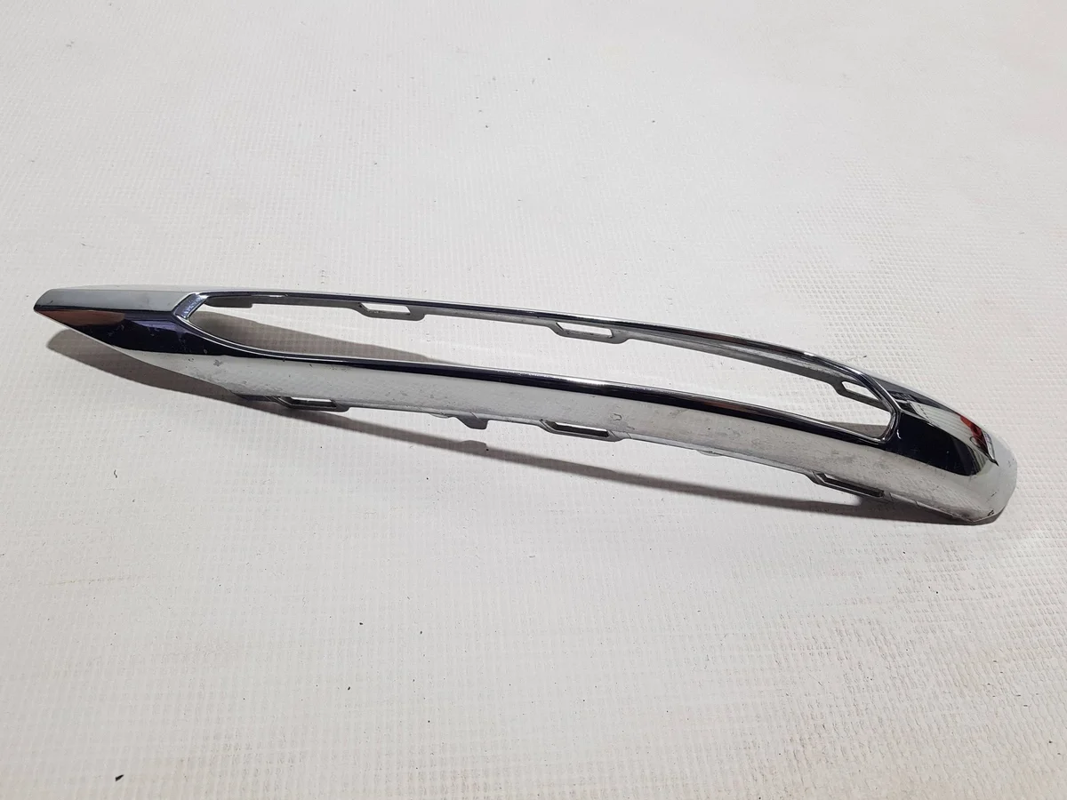 MERCEDES W204 Listello Paraurti Sinistro
